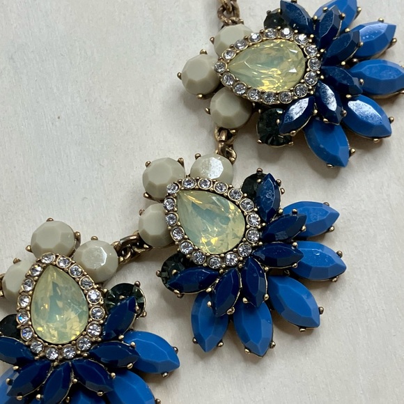 J. Crew Gemstone Cluster Statement Necklace Teardrop Crystals Blue Beige Gold ✨✨ - Picture 7 of 9